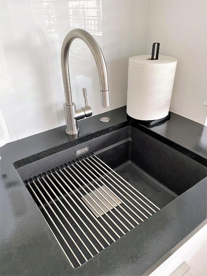 A Modern Apartment For 2 People Краків Екстер'єр фото