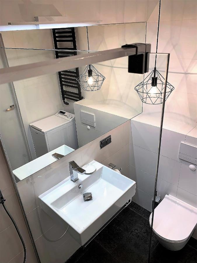 A Modern Apartment For 2 People Краків Екстер'єр фото