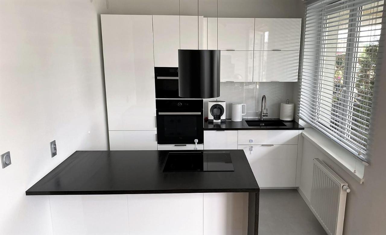 A Modern Apartment For 2 People Краків Екстер'єр фото